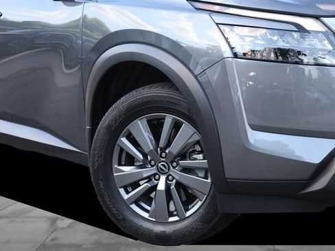 Certified 2025 Nissan Pathfinder SV w/ SV Premium Package FWD image 3