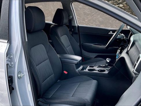 Used 2020 Kia Sportage LX image 7