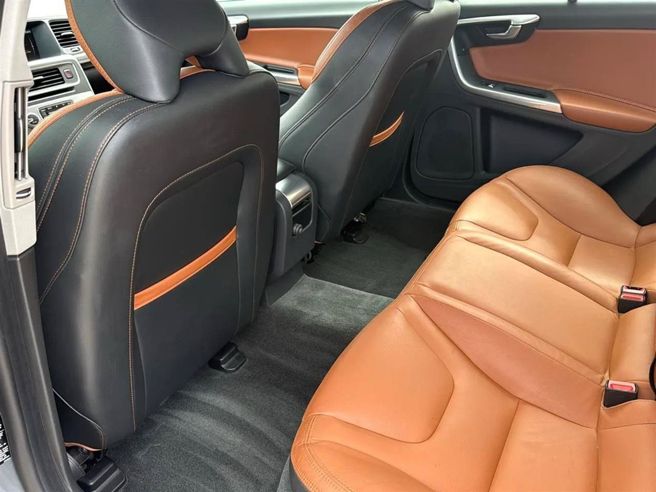 Used 2017 Volvo S60 T5 Inscription Platinum FWD image 48