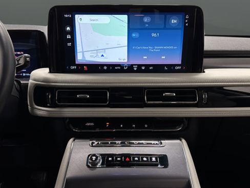 Used 2025 Lincoln Aviator AWD image 31
