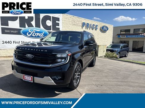 Used 2025 Ford Expedition Platinum AWD/4WD image 1