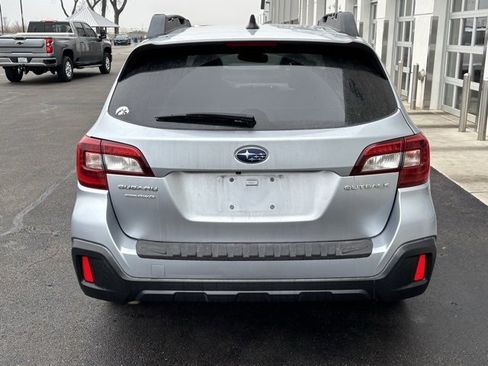Used 2018 Subaru Outback 2.5i Premium image 3