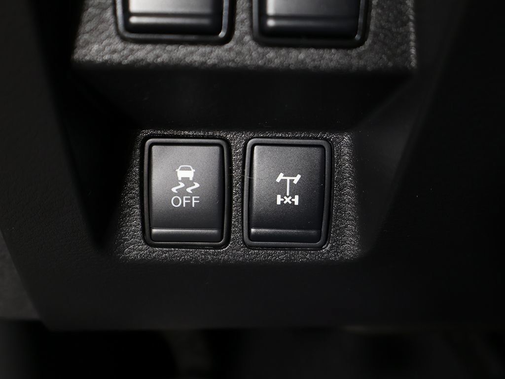 Used 2024 Nissan Frontier PRO-4X w/ Technology Package AWD/4WD image 38