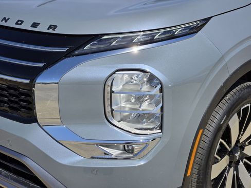 New 2026 Mitsubishi Outlander SE FWD image 6