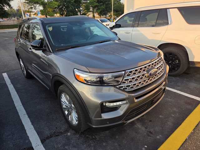 Used 2021 Ford Explorer Limited w/ Equipment Group 301A AWD/4WD image 3