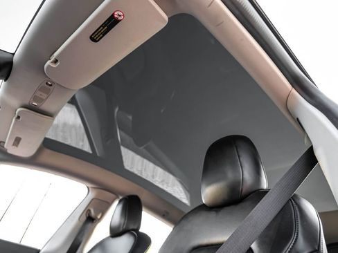 Used 2021 Tesla Model Y 2WD image 24