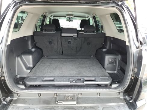 Used 2017 Toyota 4Runner SR5 AWD/4WD image 24