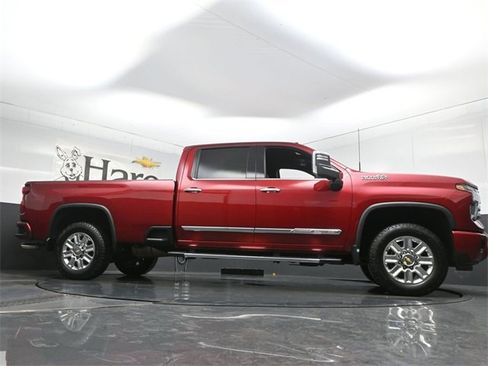 Used 2024 Chevrolet Silverado 2500 High Country w/ High Country Premium Package image 2