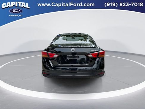 Used 2025 Nissan Altima 2.5 SV FWD image 7