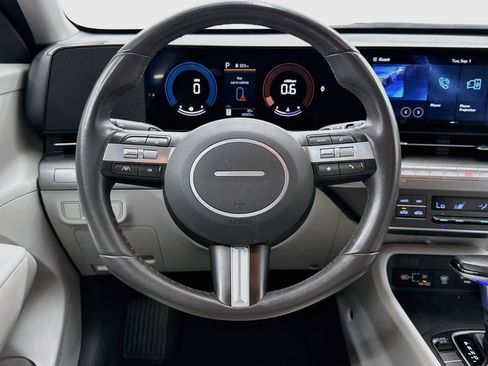 Used 2025 Hyundai Kona SEL FWD image 18