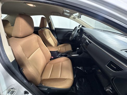 Used 2015 Toyota Corolla LE image 25