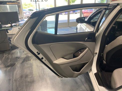 Used 2011 Kia Optima EX w/ Premium Pkg FWD image 15