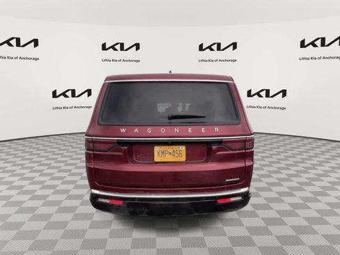 Used 2024 Jeep Wagoneer L Series II w/ Flexible Seating Group AWD/4WD image 9