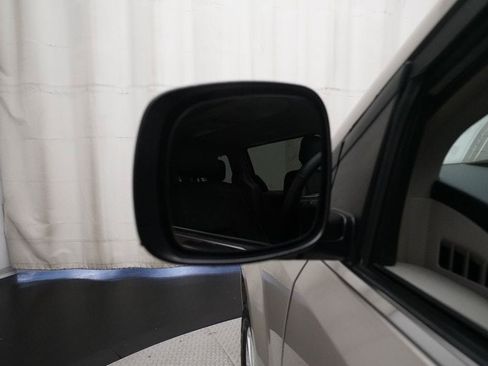 Used 2014 Chrysler Town & Country Touring w/ Driver Convenience Group FWD image 26
