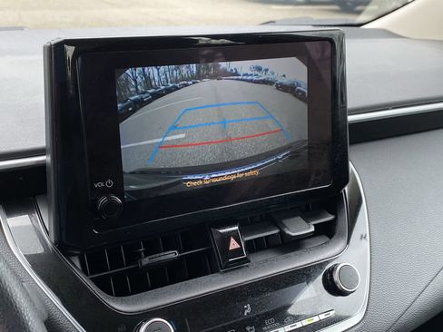 Used 2024 Toyota Corolla LE image 32