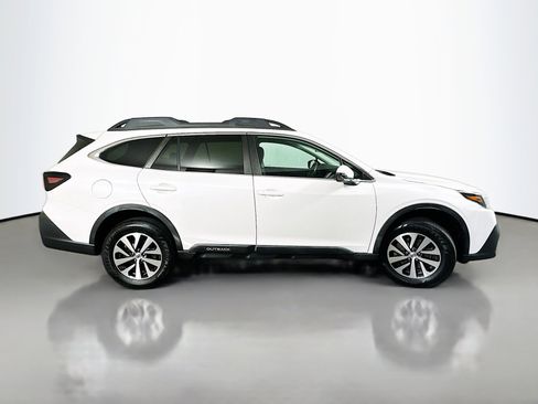 Used 2020 Subaru Outback Premium image 8