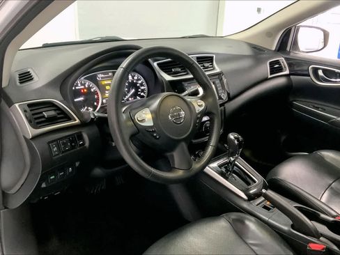 Used 2018 Nissan Sentra SL image 2