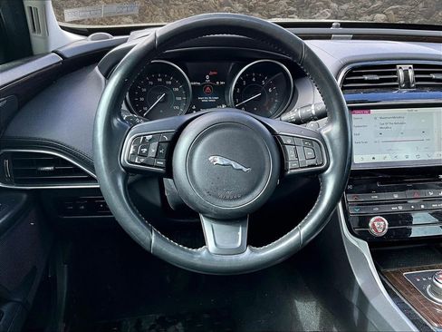 Used 2017 Jaguar XE First Edition image 5