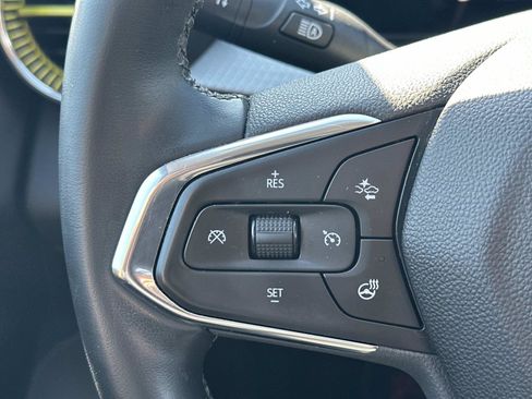 Certified 2024 Chevrolet Trax LT w/ Sunroof Package FWD image 21