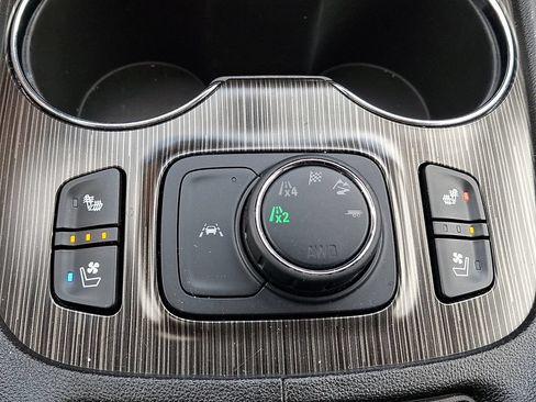 Used 2023 GMC Acadia SLT w/ Technology Package AWD/4WD image 27
