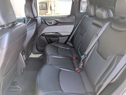 Used 2025 Jeep Compass Latitude w/ Sun & Sound Group AWD/4WD image 27