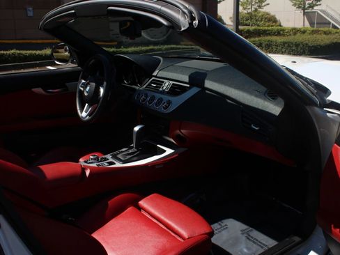 Used 2011 BMW Z4 sDrive30i image 36