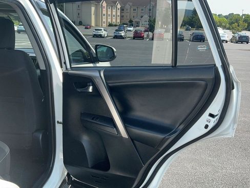 Used 2018 Toyota RAV4 XLE w/ Plus Extra Value Package AWD/4WD image 33