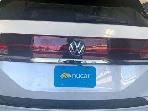 Used 2025 Volkswagen Atlas SEL AWD/4WD image 30