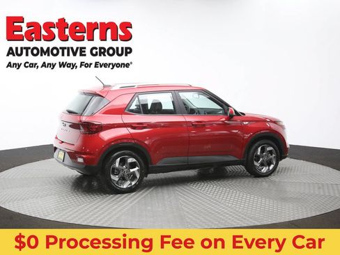 Used 2023 Hyundai Venue Limited FWD image 44