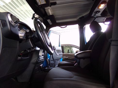 Used 2015 Jeep Wrangler Unlimited Sport AWD/4WD image 18