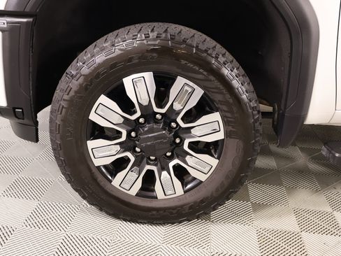 Used 2025 GMC Sierra 2500 Denali AWD/4WD image 18