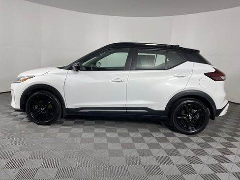 Used 2023 Nissan Kicks SR FWD image 7