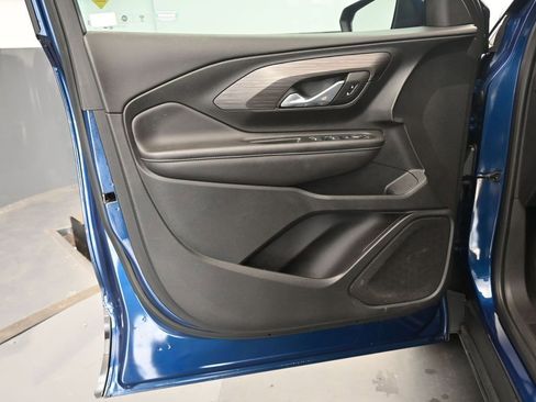 Used 2022 GMC Terrain SLE image 25