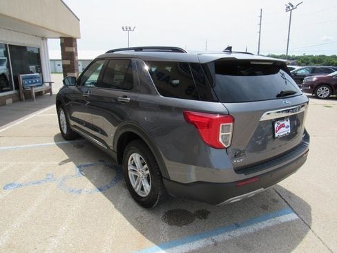 Used 2024 Ford Explorer XLT w/ Equipment Group 202A AWD/4WD image 7