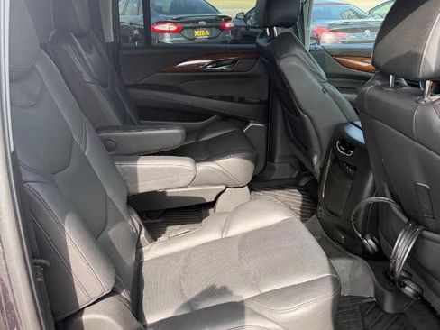 Used 2018 Cadillac Escalade ESV Premium Luxury AWD/4WD image 27