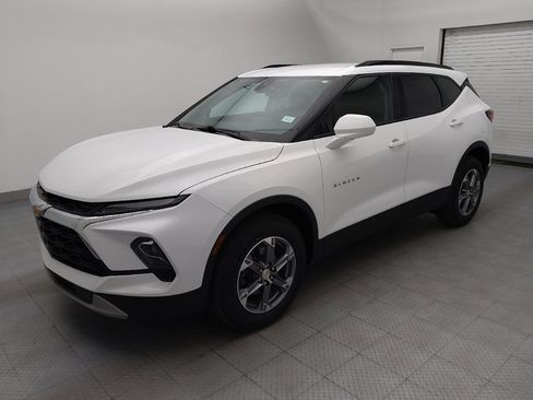 Used 2024 Chevrolet Blazer LT w/ Convenience Package FWD image 2