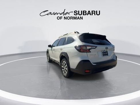 Used 2025 Subaru Outback Premium image 6