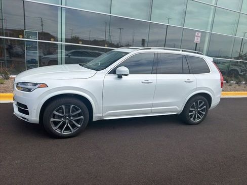 Used 2018 Volvo XC90 T5 Momentum w/ Convenience Package AWD/4WD image 3