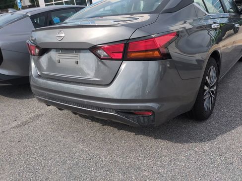 Used 2025 Nissan Altima 2.5 SV FWD image 4