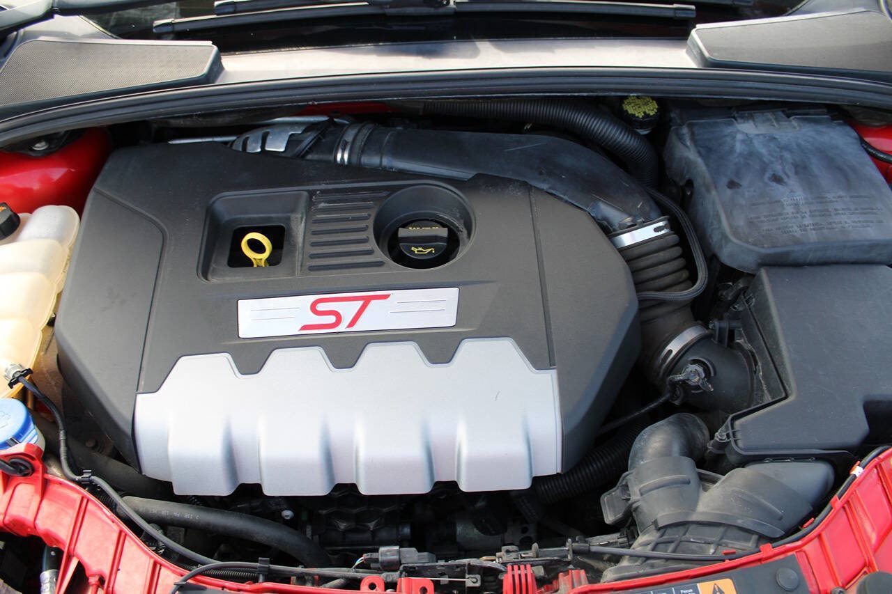 Used 2015 Ford Focus ST FWD image 13