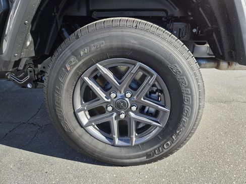 New 2026 Jeep Gladiator Sport image 35