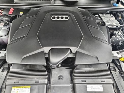 Used 2025 Audi Q7 3.0T Premium Plus AWD/4WD image 41