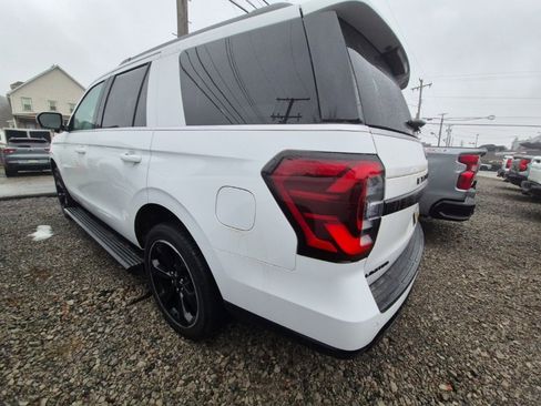 Used 2024 Ford Expedition Limited image 5