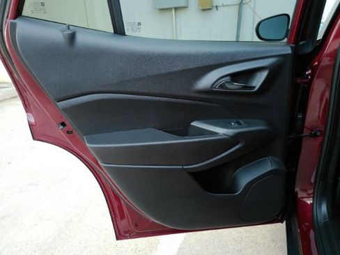 Used 2025 Chevrolet Trax RS w/ Driver Confidence Package FWD image 15