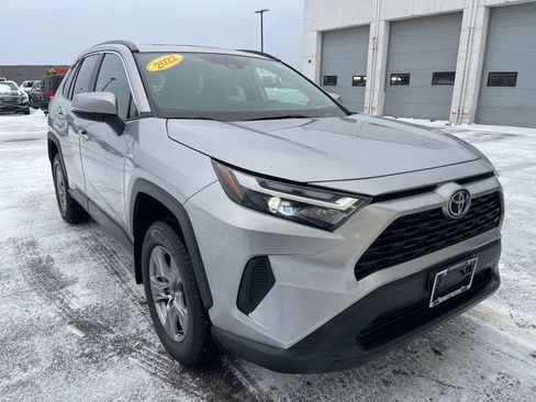 Used 2022 Toyota RAV4 XLE w/ Convenience Package image 1
