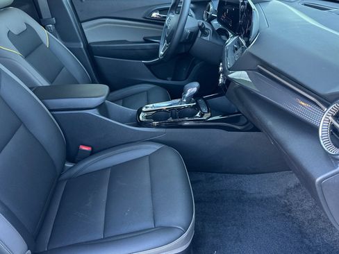Used 2025 Chevrolet Trax ACTIV w/ Driver Confidence Package FWD image 16