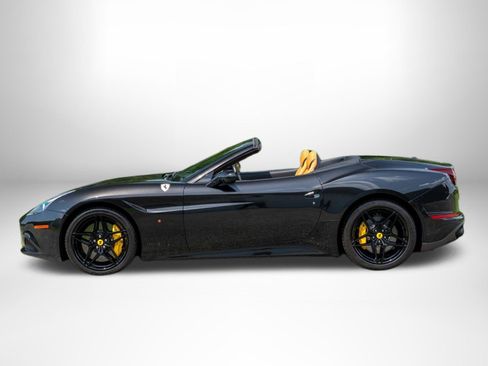 Used 2018 Ferrari California T RWD image 4