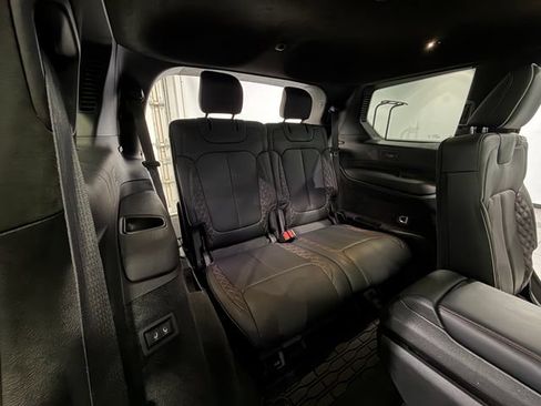 Used 2024 Jeep Grand Cherokee L Summit AWD/4WD image 15