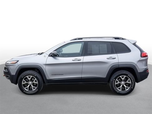 Used 2017 Jeep Cherokee Trailhawk w/ Comfort/Convenience Group image 5
