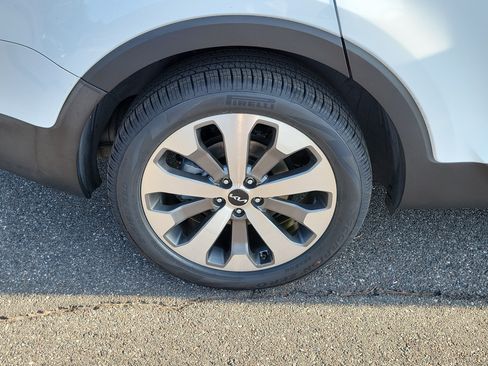 Certified 2022 Kia Telluride EX w/ EX Premium Package FWD image 42